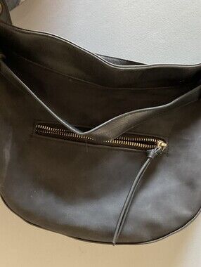 Black Leather Shoulder Bag with Zipper Pocket
